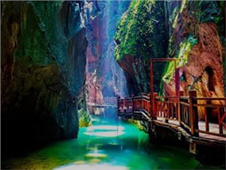 黃金周 ｜ 琉璃仙境！張家界朝陽(yáng)地縫提質(zhì)后重新開放